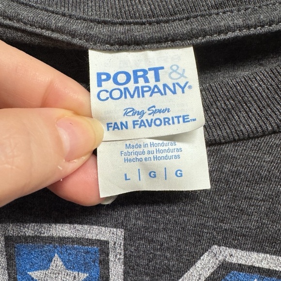 KISS “Alive in ’77” USA Flag Retro Band Tee - NWOT - Unisex Large Graphic TShirt - Picture 3 of 7